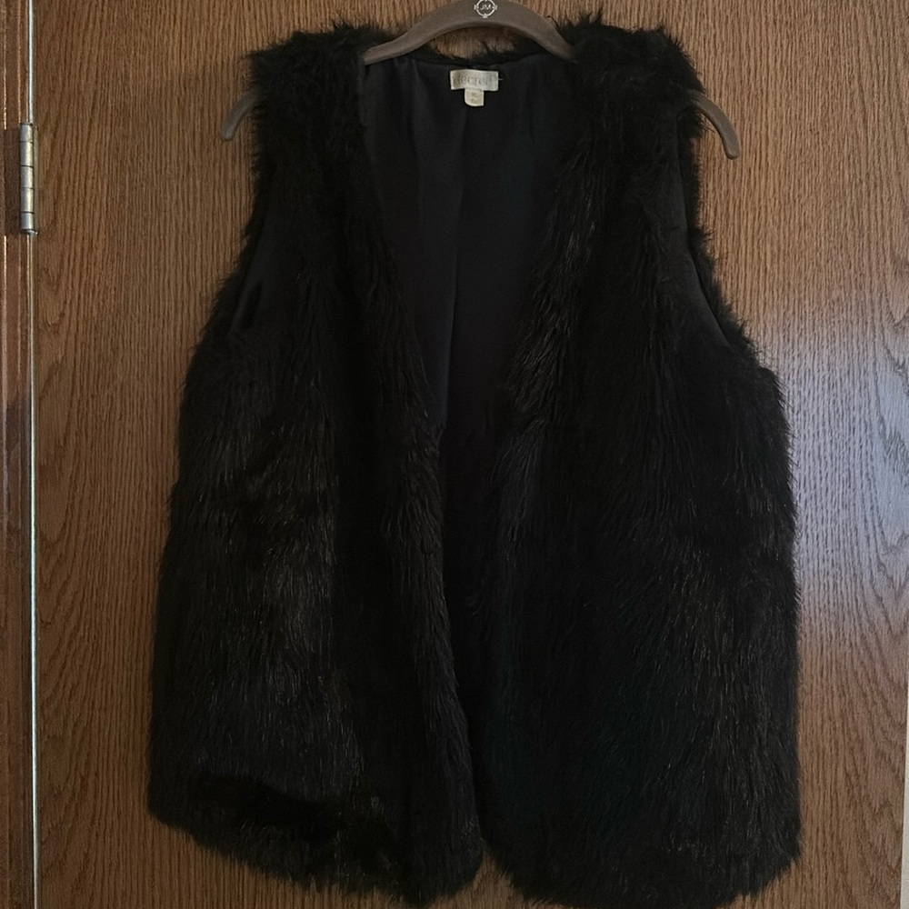 Black faux fur vest, size XL